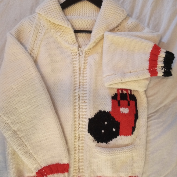Cowichan sweater - Picture 1 of 2